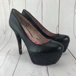 Betseyville by Betsey Johnson Black Pumps Size 7.5